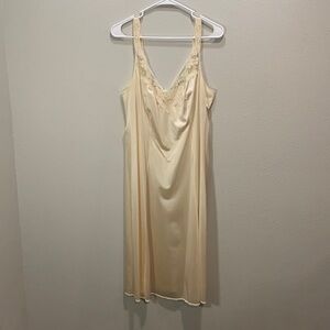 Vintage Union Made Maidenform slip chemise‎ nylon